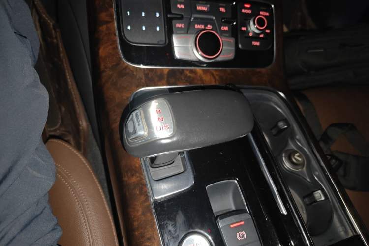 Used Audi A8 2016 A8L 45 TFSI quattro Comfort model Gear Lever