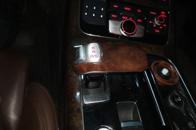 Used Audi A8 2016 A8L 45 TFSI quattro Comfort model Gear Lever