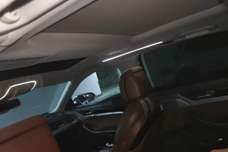 Used Audi A8 2016 A8L 45 TFSI quattro Comfort model Headliner