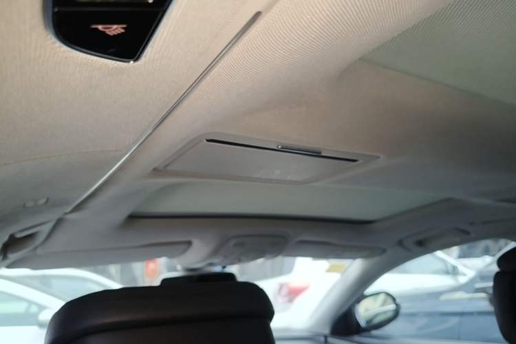 Used Audi A8 2016 A8L 45 TFSI quattro Comfort model Headliner