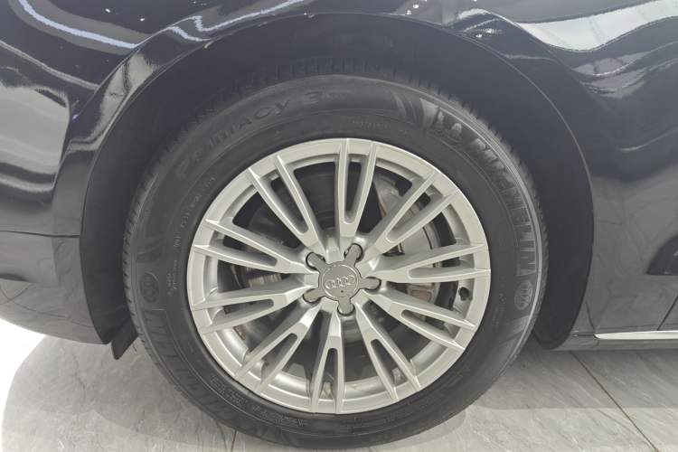 Used Audi A8 2016 A8L 45 TFSI quattro Fashion Edition Left Front Wheel Hub