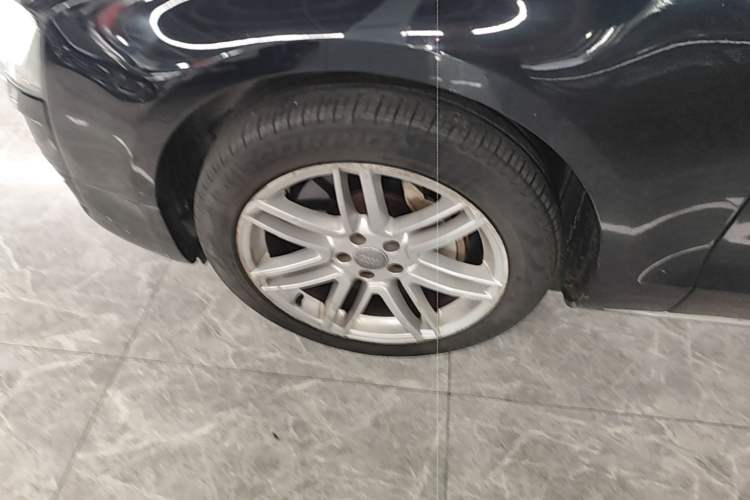 Used Audi A8 2016 A8L 45 TFSI quattro Comfort model Left Front Wheel Hub