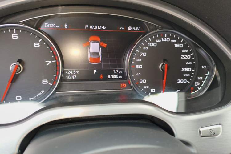 Used Audi A8 2016 A8L 45 TFSI quattro Luxury Edition Odometer Close Up