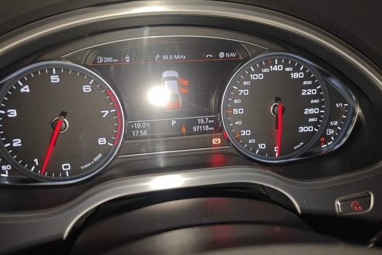 Used Audi A8 2016 A8L 45 TFSI quattro Comfort model Odometer Close Up