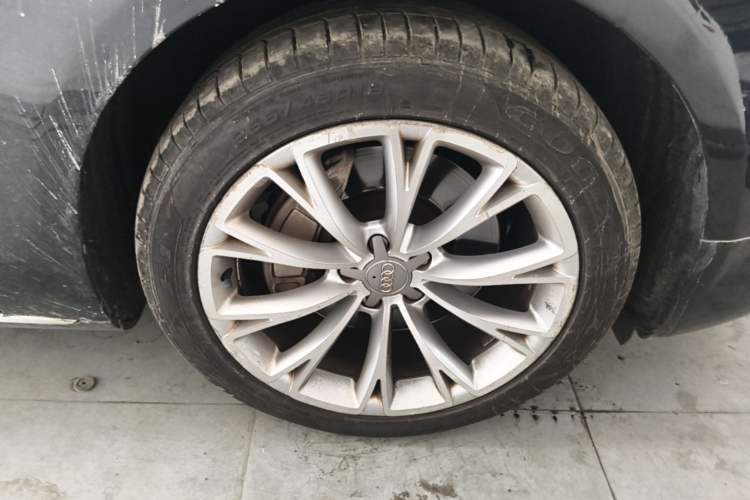 Used Audi A8 2016 A8L 45 TFSI quattro Luxury Edition Right Front Wheel Hub