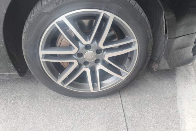 Used Audi A8 2016 A8L 45 TFSI quattro Fashion Edition Right Front Wheel Hub