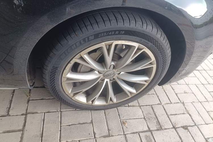 Used Audi A8 2016 A8L 45 TFSI quattro Luxury Edition Right Front Wheel Hub