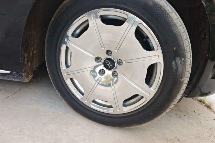 Used Audi A8 2016 A8L 45 TFSI quattro Fashion Edition Right Front Wheel Hub