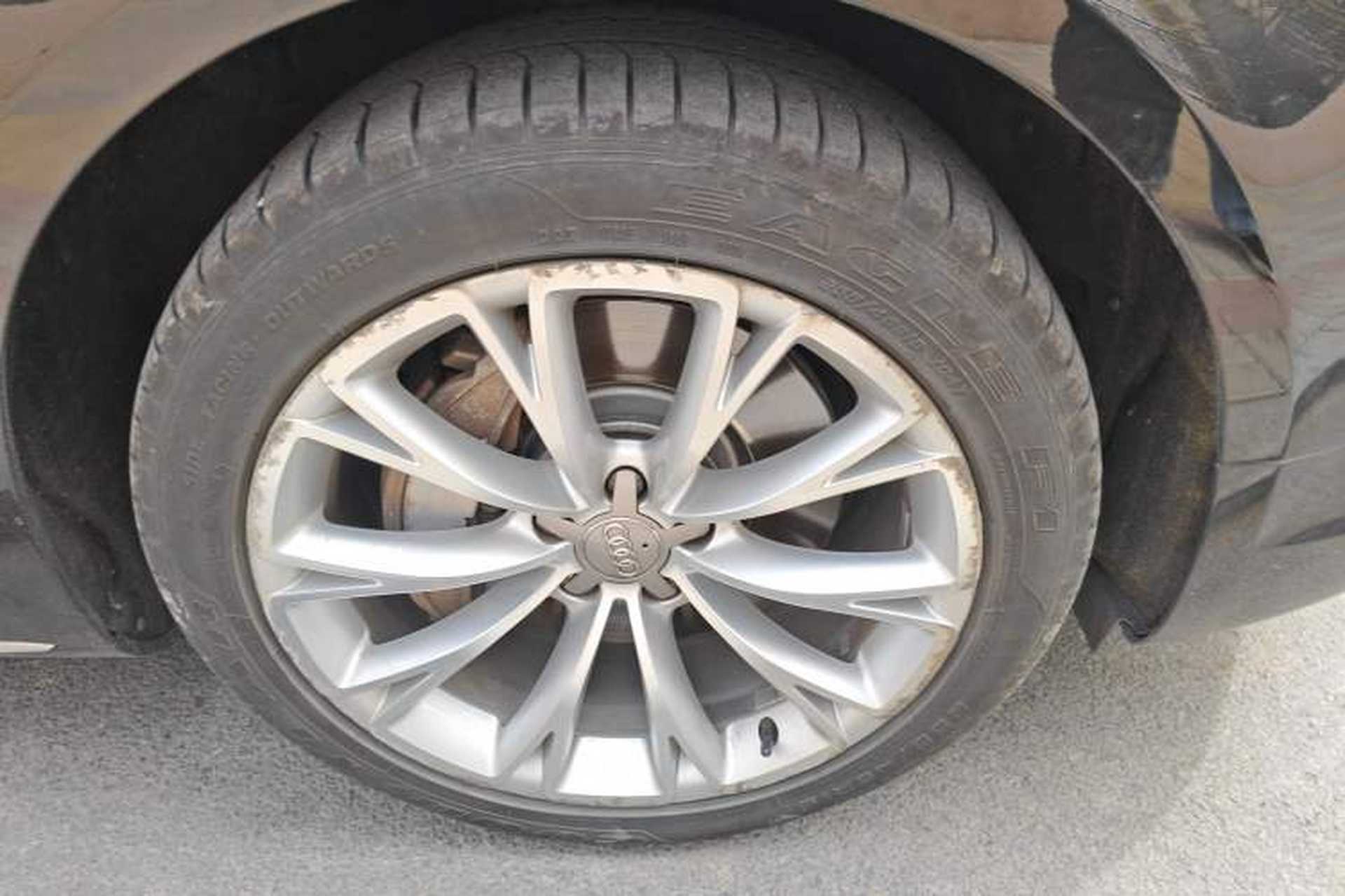 Used Audi A8 2016 A8L 45 TFSI quattro Luxury Edition Right Front Wheel Hub
