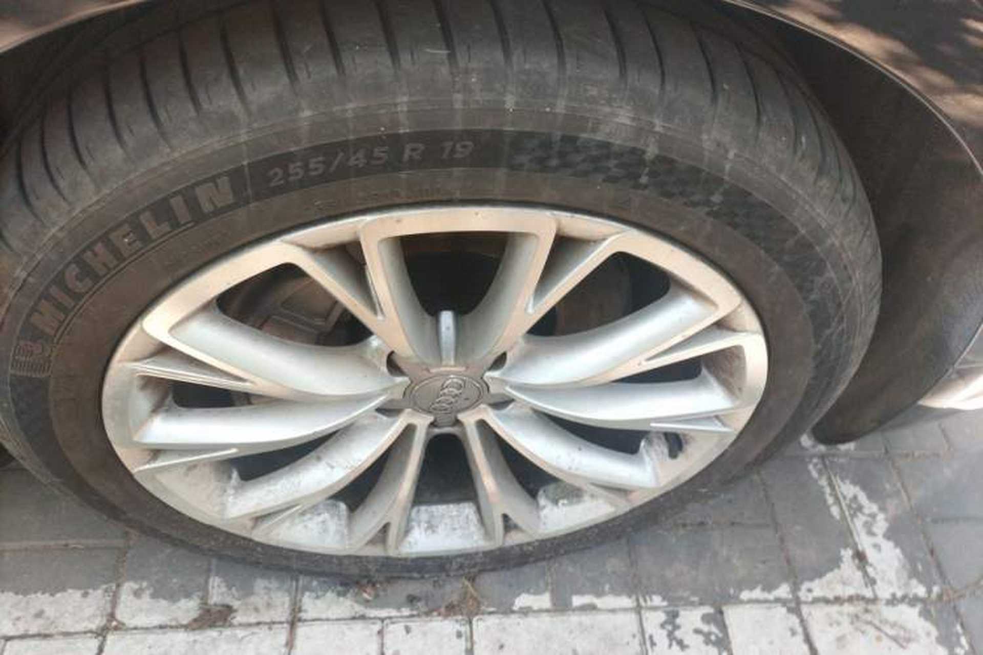 Used Audi A8 2016 A8L 45 TFSI quattro Luxury Edition Right Front Wheel Hub