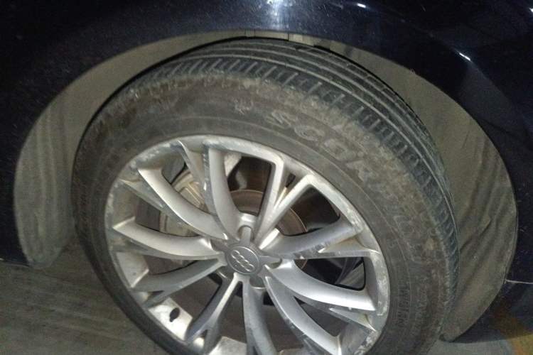 Used Audi A8 2016 A8L 45 TFSI quattro Luxury Edition Right Front Wheel Hub