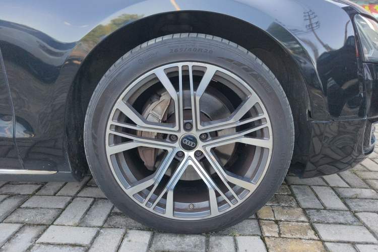 Used Audi A8 2016 A8L 45 TFSI quattro Comfort model Right Front Wheel Hub