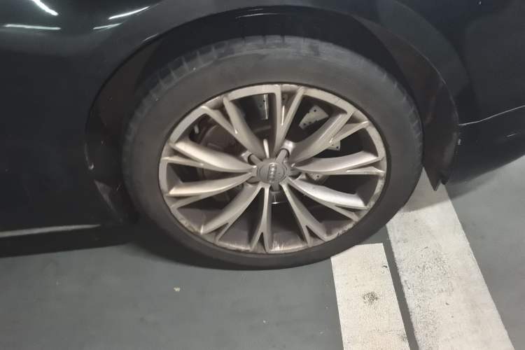Used Audi A8 2016 A8L 45 TFSI quattro Luxury Edition Right Front Wheel Hub