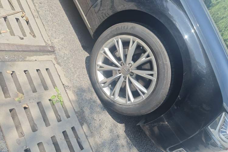 Used Audi A8 2016 A8L 45 TFSI quattro Luxury Edition Right Front Wheel Hub