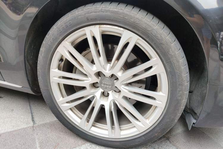 Used Audi A8 2016 A8L 45 TFSI quattro Luxury Edition Right Front Wheel Hub