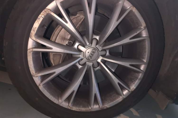 Used Audi A8 2016 A8L 45 TFSI quattro Luxury Edition Right Front Wheel Hub
