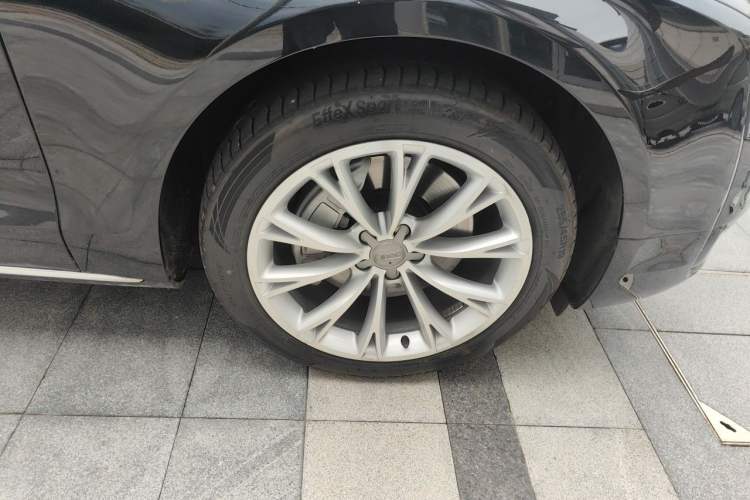 Used Audi A8 2016 A8L 45 TFSI quattro Fashion Edition Right Front Wheel Hub