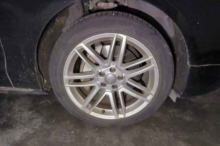 Used Audi A8 2016 A8L 45 TFSI quattro Comfort model Right Front Wheel Hub