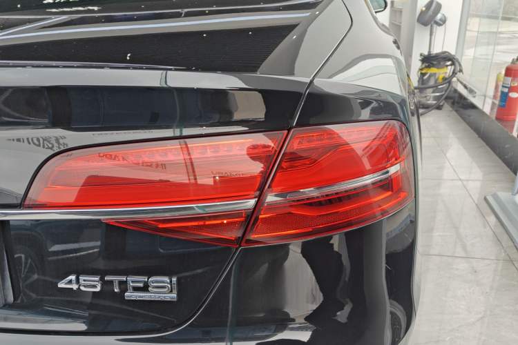 Used Audi A8 2016 A8L 45 TFSI quattro Fashion Edition Right Rear Taillight