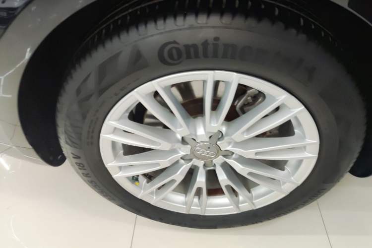 Used Audi A8 2016 A8L 45 TFSI quattro Fashion Edition Right Rear Wheel Hub