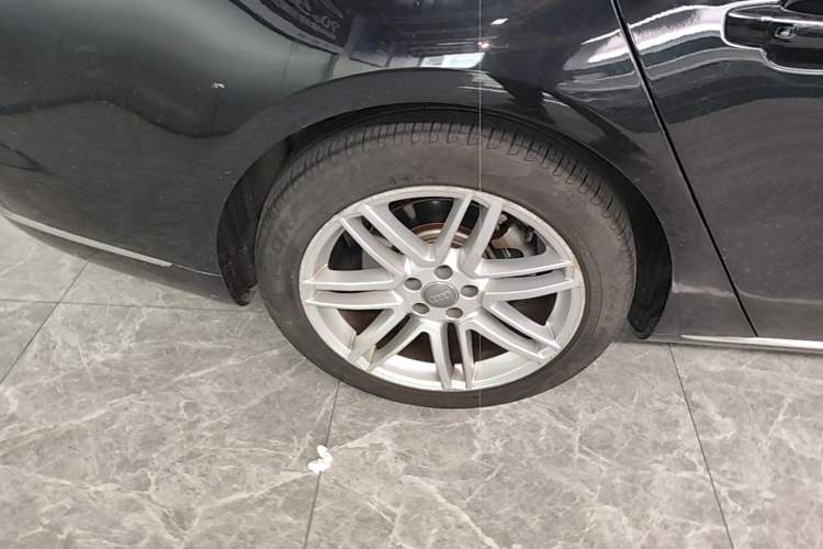 Used Audi A8 2016 A8L 45 TFSI quattro Comfort model Right Rear Wheel Hub