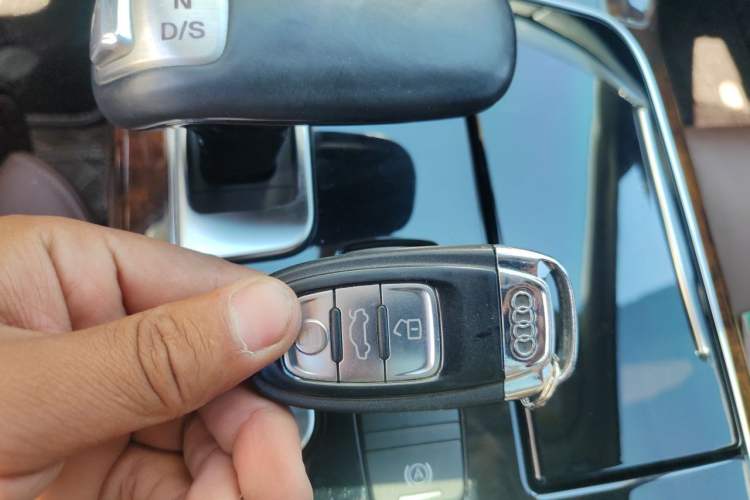 Used Audi A8 2016 A8L 45 TFSI quattro Comfort model Vehicle Key