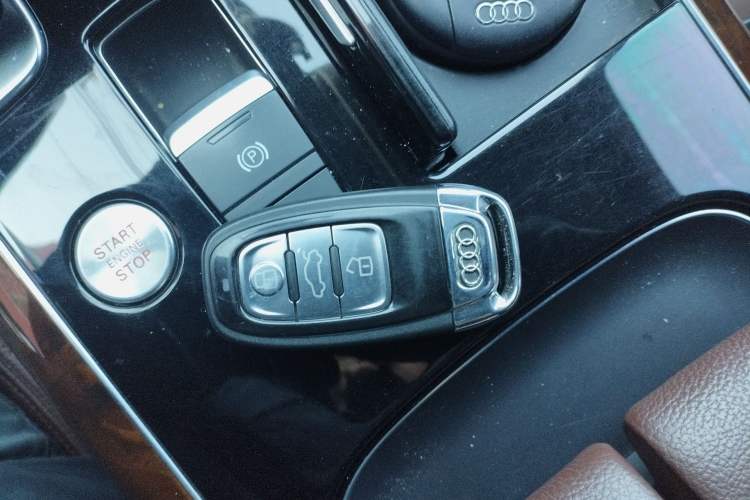 Used Audi A8 2016 A8L 45 TFSI quattro Comfort model Vehicle Key