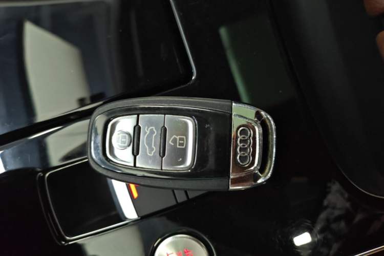 Used Audi A8 2016 A8L 45 TFSI quattro Comfort model Vehicle Key