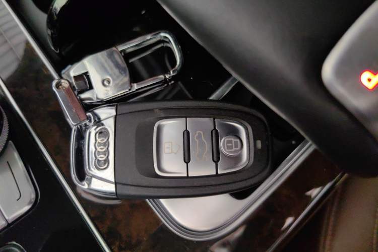 Used Audi A8 2016 A8L 45 TFSI quattro Comfort model Vehicle Key
