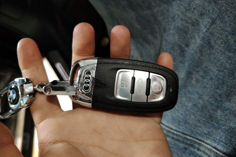 Used Audi A8 2016 A8L 45 TFSI quattro Comfort model Vehicle Key