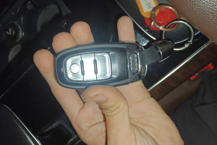 Used Audi A8 2016 A8L 45 TFSI quattro Comfort model Vehicle Key