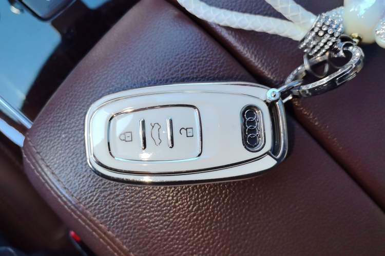 Used Audi A8 2016 A8L 45 TFSI quattro Comfort model Vehicle Key