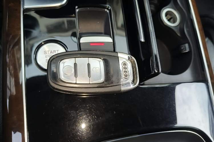 Used Audi A8 2016 A8L 45 TFSI quattro Comfort model Vehicle Key