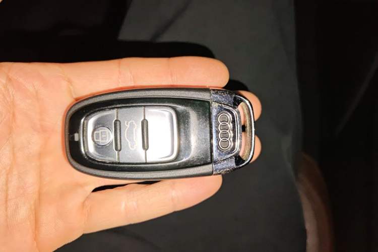 Used Audi A8 2016 A8L 45 TFSI quattro Comfort model Vehicle Key