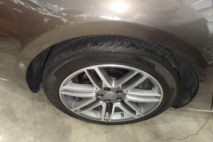 Used Audi A8 2016 A8L 45 TFSI quattro Comfort model Right Rear Wheel Hub