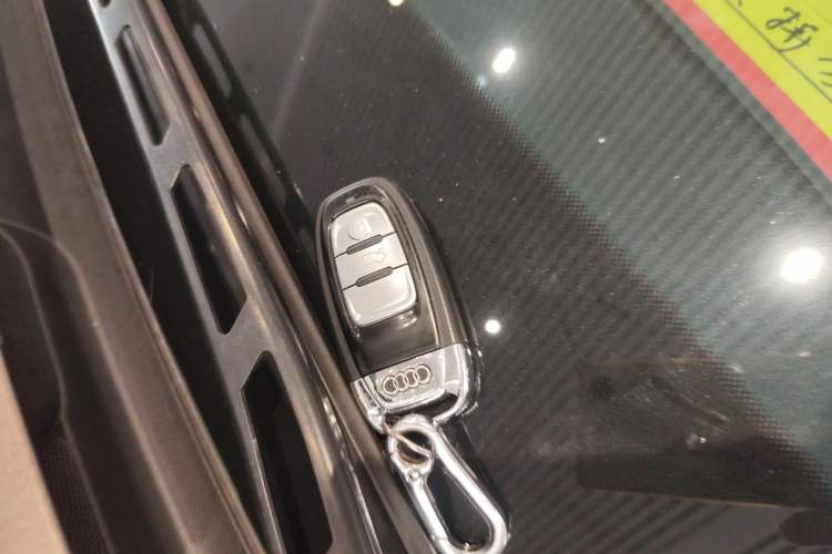 Used Audi A8 2016 A8L 45 TFSI quattro Comfort model Vehicle Key