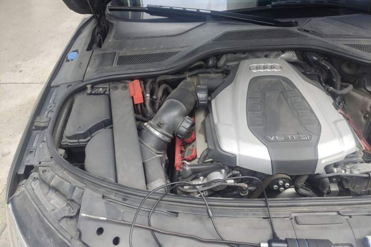 Used Audi A8 2016 A8L 45 TFSI quattro Comfort model Engine Bay Right