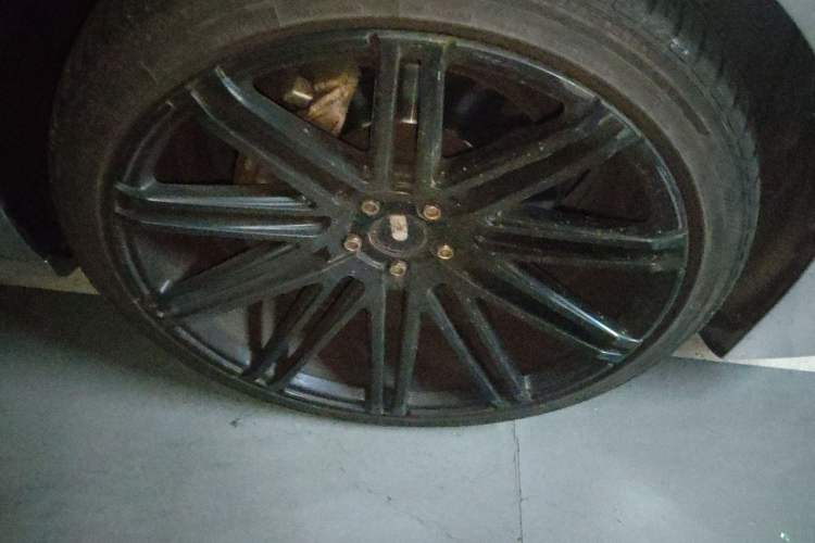 Used Audi A8 2016 A8L 45 TFSI quattro Luxury Edition Right Front Wheel Hub