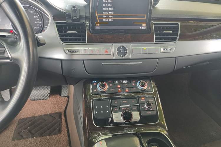 Used Audi A8 2017 A8L 45 TFSI quattro Luxury Model Audio And AC Panel