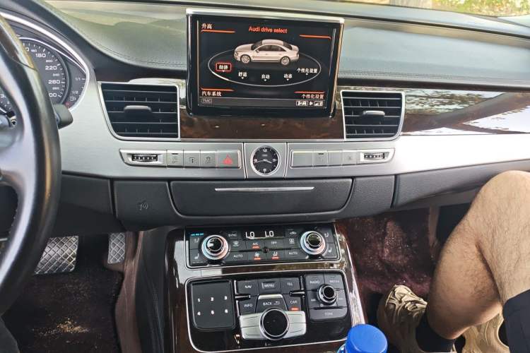 Used Audi A8 2017 A8L 45 TFSI quattro Leading Elite Edition Audio And AC Panel