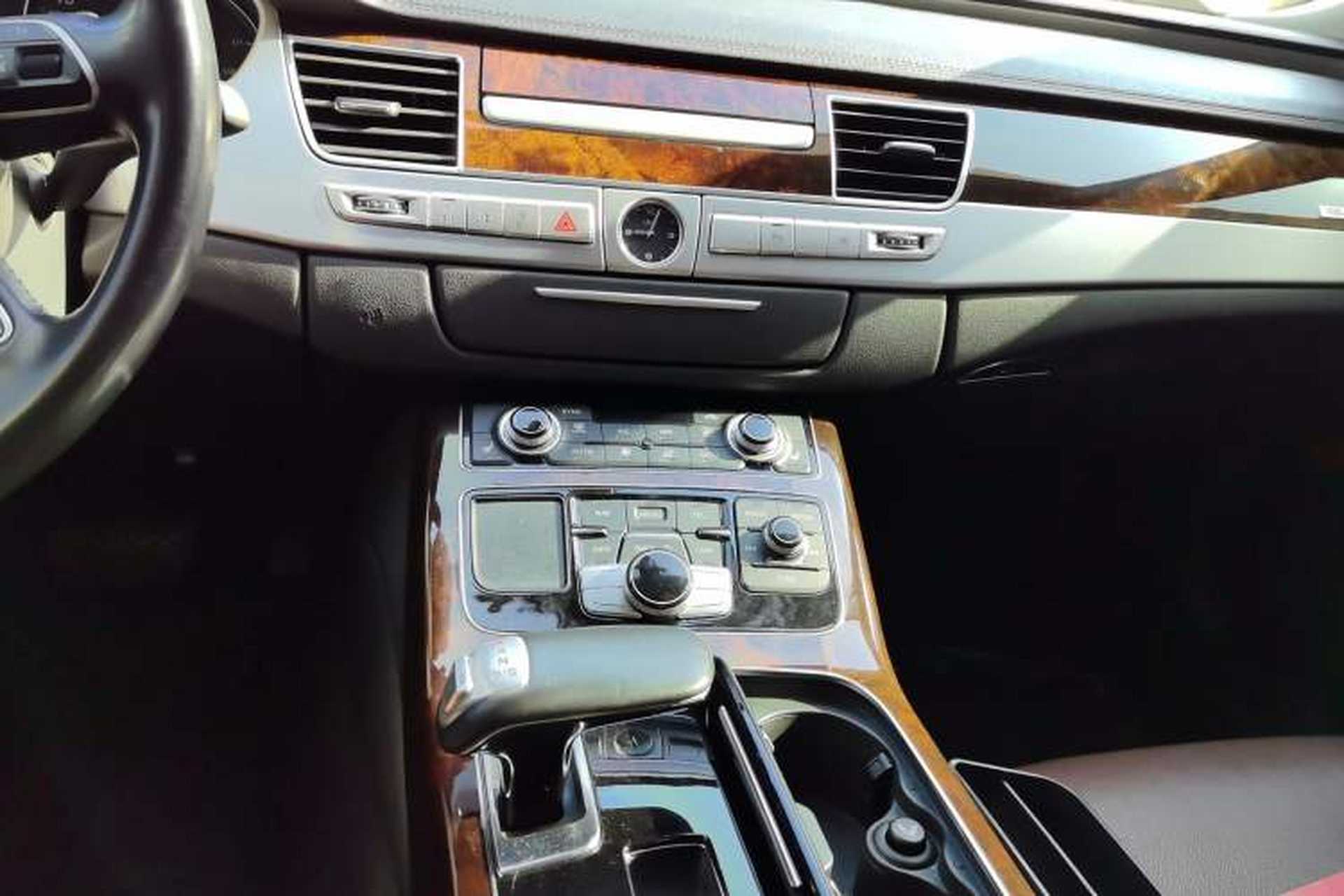 Used Audi A8 2017 A8L 45 TFSI quattro Comfort model Audio And AC Panel