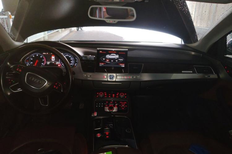 Used Audi A8  Center Console