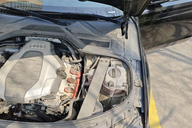 Used Audi A8 2017 A8L 45 TFSI quattro Leading Elite Edition Engine Bay Left