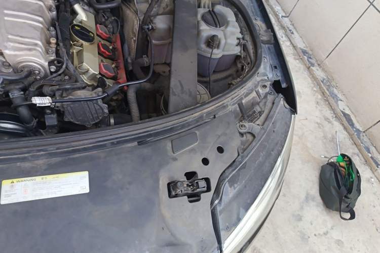 Used Audi A8 2017 A8L 45 TFSI quattro Comfort model Engine Bay Left