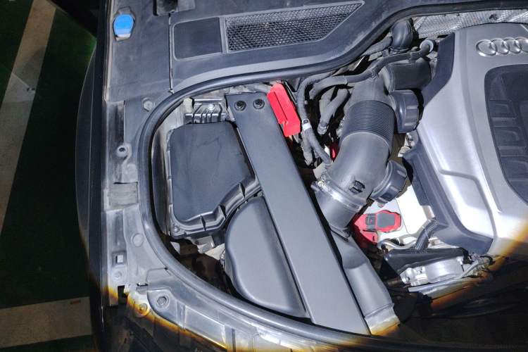 Used Audi A8 2017 A8L 45 TFSI quattro Comfort model Engine Bay Right