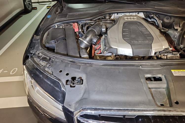 Used Audi A8 2017 A8L 45 TFSI quattro Leading Elite Collection Edition Engine Bay Right