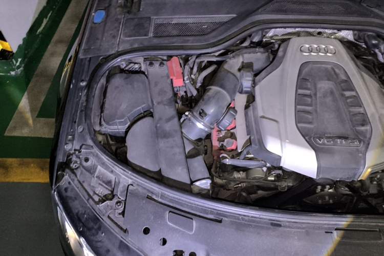 Used Audi A8 2017 A8L 45 TFSI quattro Comfort model Engine Bay Right