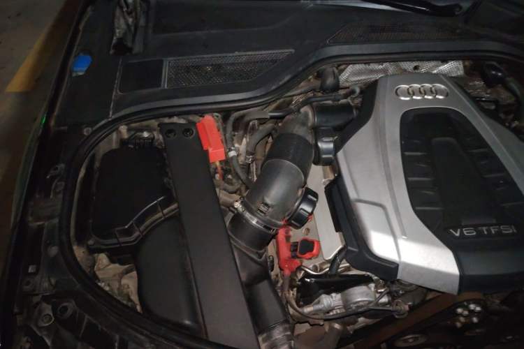 Used Audi A8 2017 A8L 45 TFSI quattro Comfort model Engine Bay Right