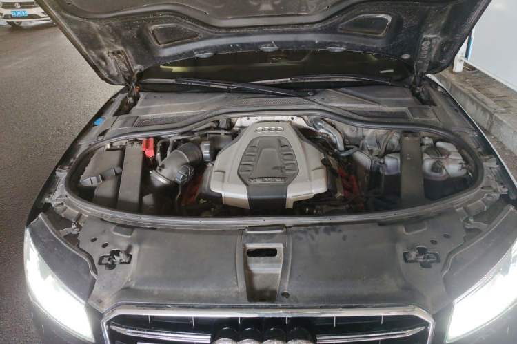 Used Audi A8  Engine Bay Right