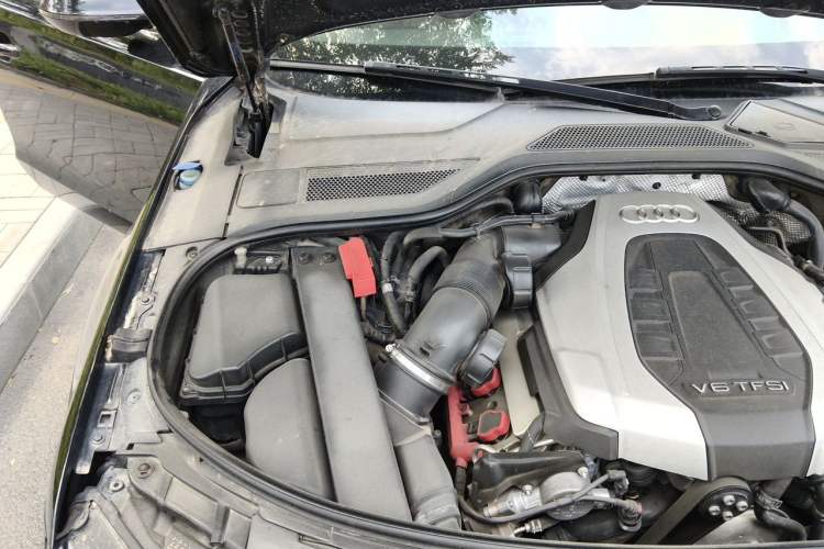 Used Audi A8  Engine Bay Right